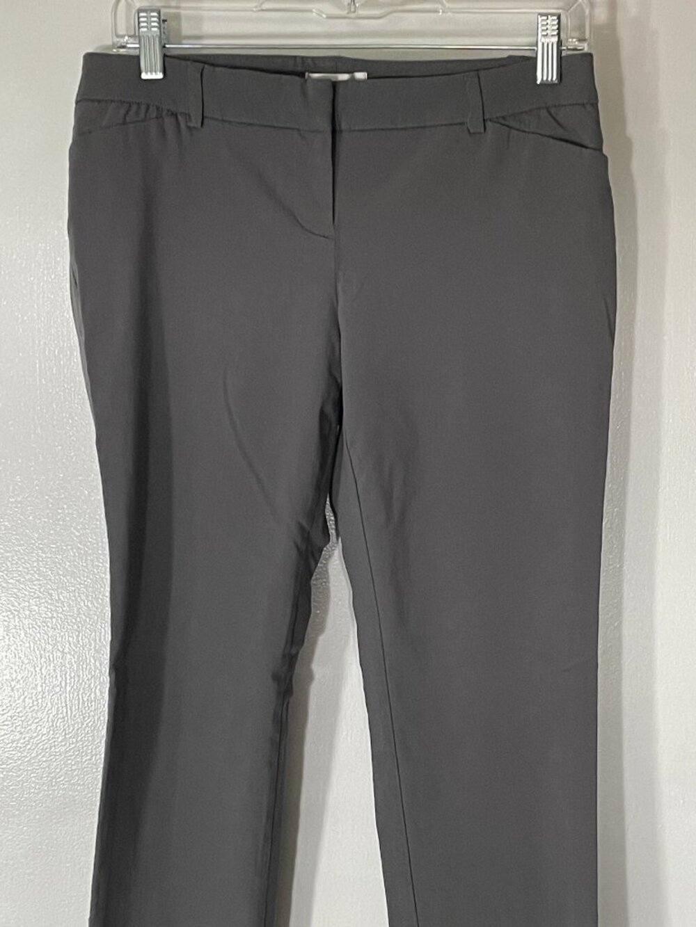 Van Heusen Women’s Gray Stretch Cropped Pants Size 6 Slim Fit Rayon Blend